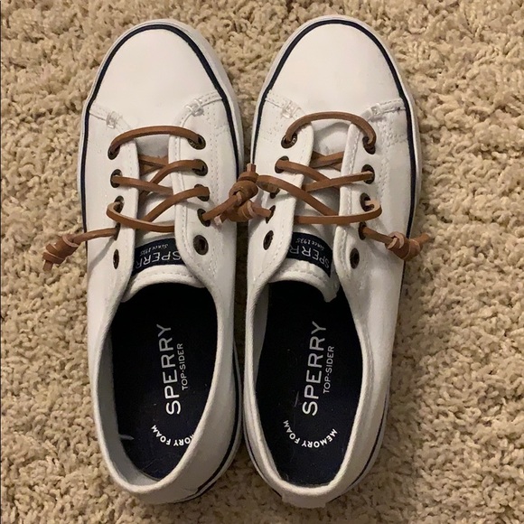 Sperry boat shoes - Picture 1 of 3